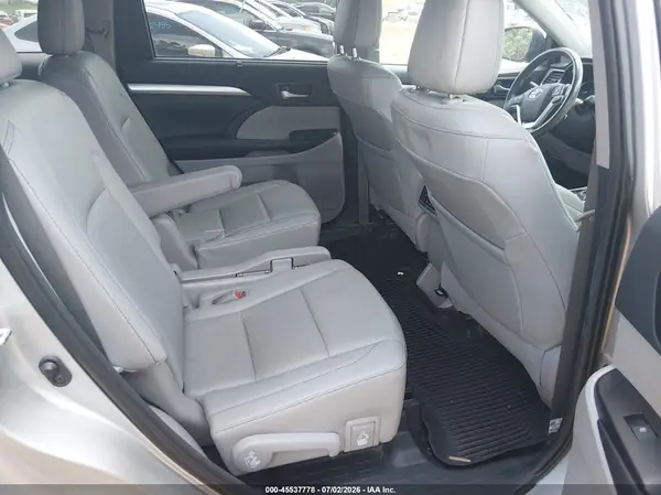 5TDJZRFH6KS593357 2019 TOYOTA HIGHLANDER - Image 8