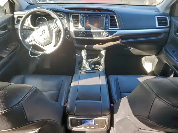 5TDJZRFH6KS594976 2019 TOYOTA HIGHLANDER - Image 8
