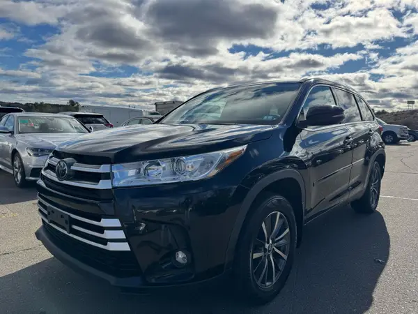 5TDJZRFH6KS597828 2019 TOYOTA HIGHLANDER - Image 2