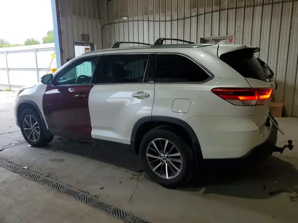 5TDJZRFH6KS598302 2019 TOYOTA HIGHLANDER - Image 2