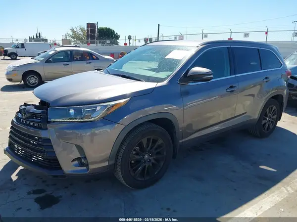 5TDJZRFH6KS603000 2019 TOYOTA HIGHLANDER - Image 2