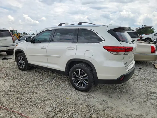 5TDJZRFH6KS604471 2019 TOYOTA HIGHLANDER - Image 2