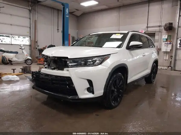 5TDJZRFH6KS605443 2019 TOYOTA HIGHLANDER - Image 2
