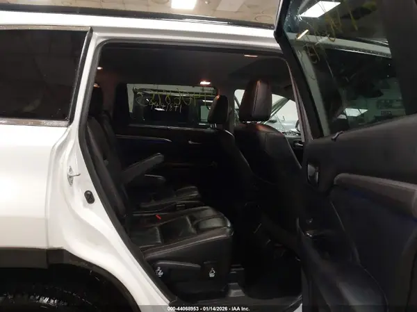 5TDJZRFH6KS605443 2019 TOYOTA HIGHLANDER - Image 8