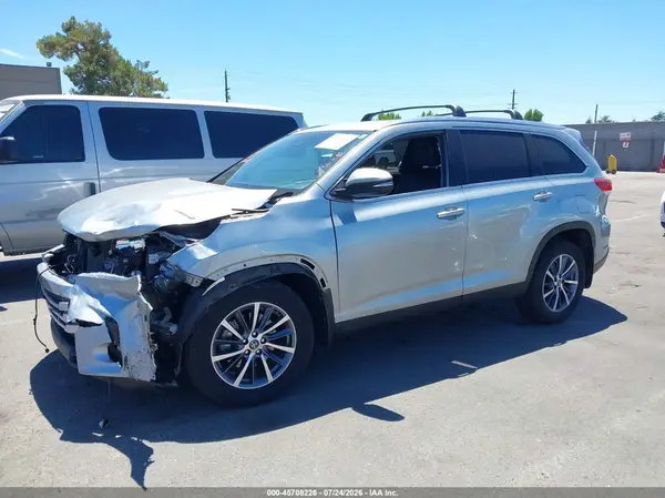 5TDJZRFH6KS609704 2019 TOYOTA HIGHLANDER - Image 2