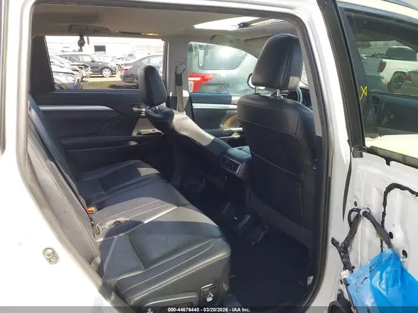 5TDJZRFH6KS609802 2019 TOYOTA HIGHLANDER - Image 8