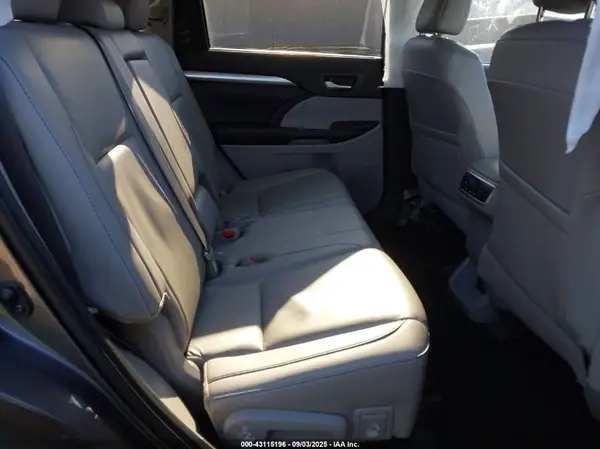 5TDJZRFH6KS610996 2019 TOYOTA HIGHLANDER - Image 8