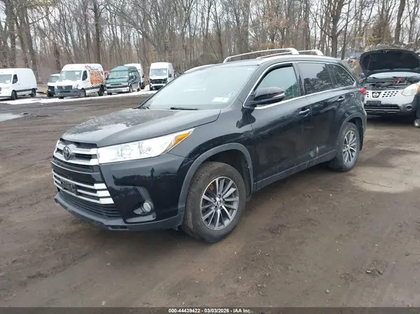 5TDJZRFH6KS611419 2019 TOYOTA HIGHLANDER - Image 2