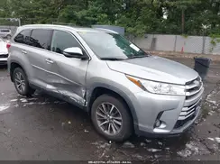 5TDJZRFH6KS617740 2019 TOYOTA HIGHLANDER