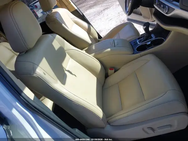 5TDJZRFH6KS618693 2019 TOYOTA HIGHLANDER - Image 8