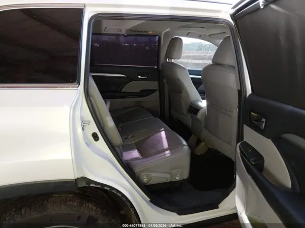 5TDJZRFH6KS619519 2019 TOYOTA HIGHLANDER - Image 8