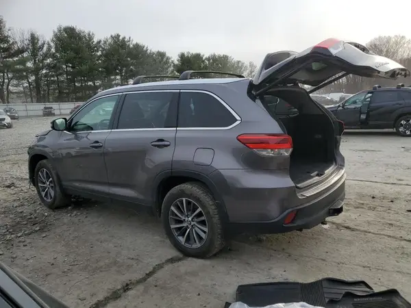 5TDJZRFH6KS621092 2019 TOYOTA HIGHLANDER - Image 2