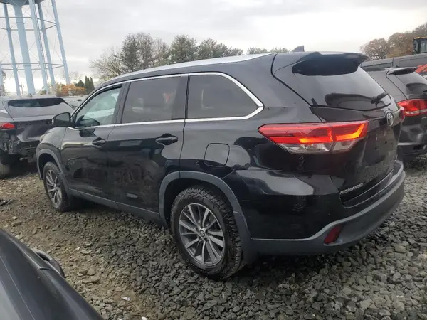 5TDJZRFH6KS621545 2019 TOYOTA HIGHLANDER - Image 2