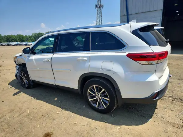 5TDJZRFH6KS622744 2019 TOYOTA HIGHLANDER - Image 2