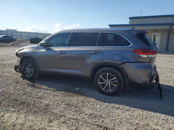 5TDJZRFH6KS622761 2019 TOYOTA HIGHLANDER - Image 2