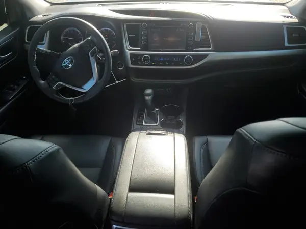 5TDJZRFH6KS622761 2019 TOYOTA HIGHLANDER - Image 8