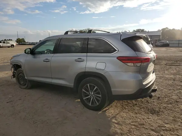 5TDJZRFH6KS623487 2019 TOYOTA HIGHLANDER - Image 2