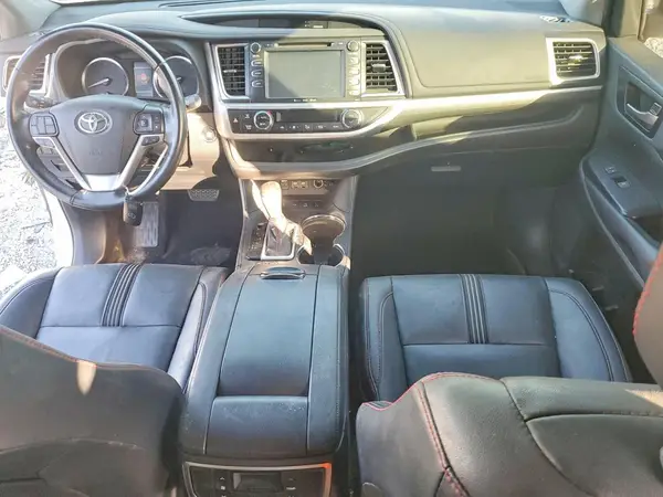 5TDJZRFH6KS623683 2019 TOYOTA HIGHLANDER - Image 8