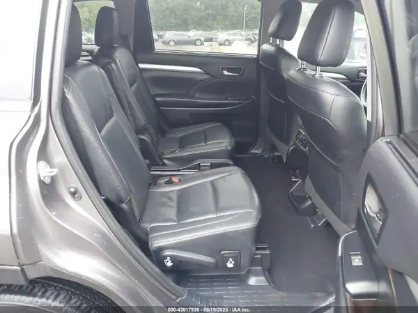 5TDJZRFH6KS625384 2019 TOYOTA HIGHLANDER - Image 8