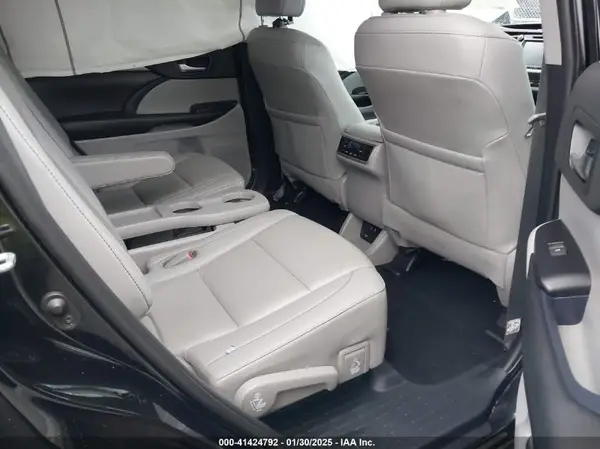 5TDJZRFH6KS628110 2019 TOYOTA HIGHLANDER - Image 8