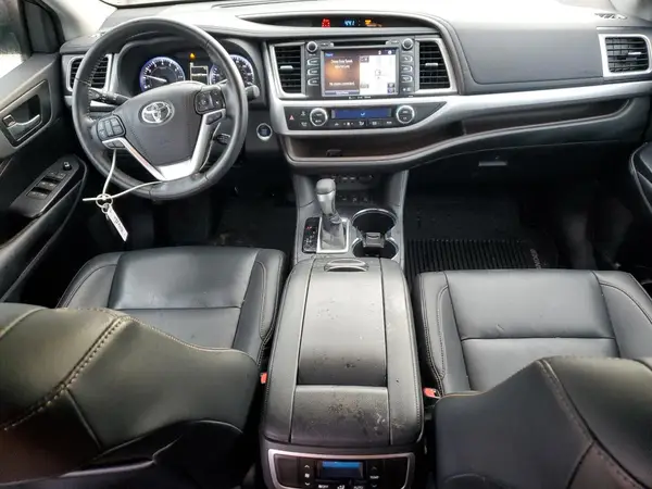 5TDJZRFH6KS710208 2019 TOYOTA HIGHLANDER - Image 8
