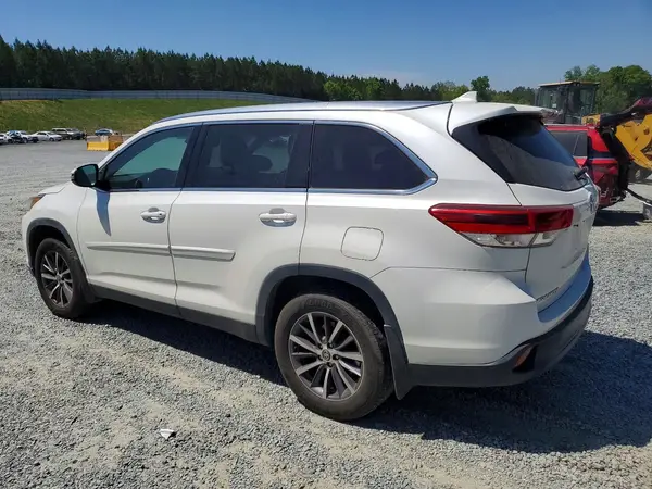 5TDJZRFH6KS712394 2019 TOYOTA HIGHLANDER - Image 2