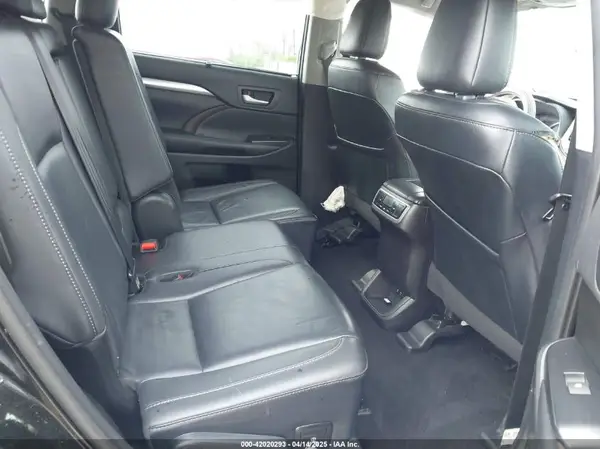 5TDJZRFH6KS716980 2019 TOYOTA HIGHLANDER - Image 8