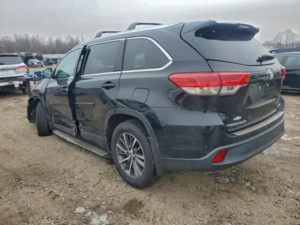 5TDJZRFH6KS721127 2019 TOYOTA HIGHLANDER - Image 2