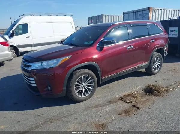 5TDJZRFH6KS730524 2019 TOYOTA HIGHLANDER - Image 2