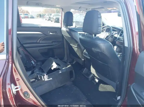 5TDJZRFH6KS730524 2019 TOYOTA HIGHLANDER - Image 8