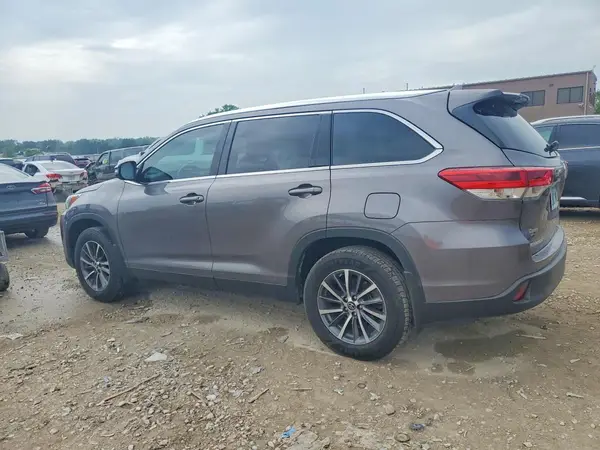 5TDJZRFH6KS732810 2019 TOYOTA HIGHLANDER - Image 2