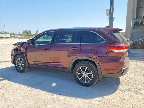 5TDJZRFH6KS738140 2019 TOYOTA HIGHLANDER - Image 2