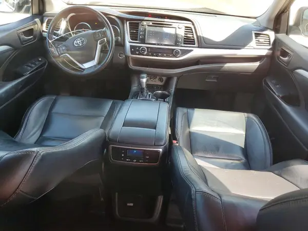 5TDJZRFH6KS738140 2019 TOYOTA HIGHLANDER - Image 8