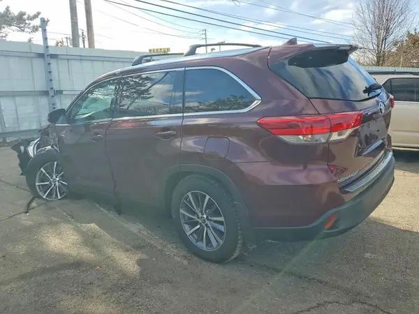 5TDJZRFH6KS925216 2019 TOYOTA HIGHLANDER - Image 2