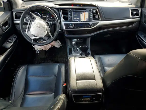 5TDJZRFH6KS925216 2019 TOYOTA HIGHLANDER - Image 8