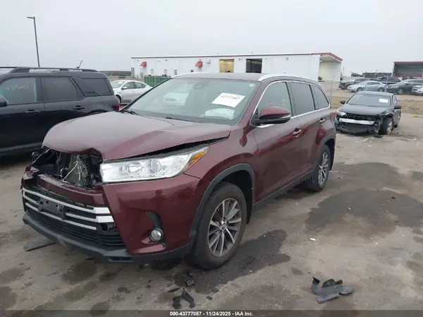 5TDJZRFH6KS926821 2019 TOYOTA HIGHLANDER - Image 2