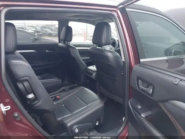 5TDJZRFH6KS926821 2019 TOYOTA HIGHLANDER - Image 8