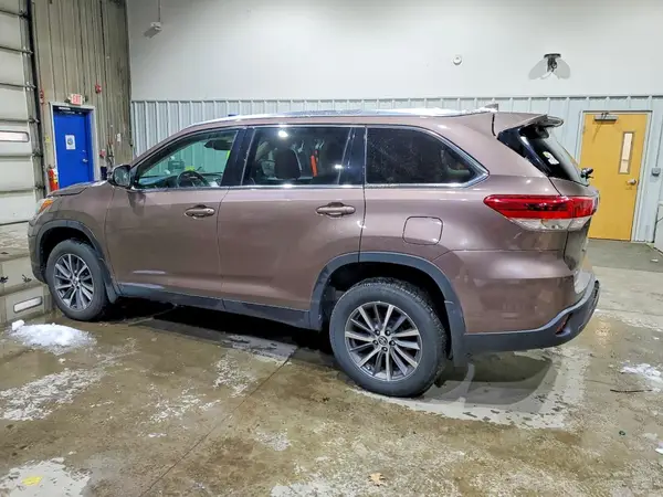 5TDJZRFH6KS927659 2019 TOYOTA HIGHLANDER - Image 2