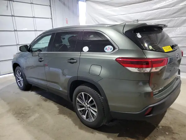 5TDJZRFH6KS937687 2019 TOYOTA HIGHLANDER - Image 2