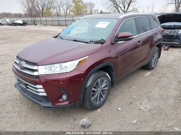 5TDJZRFH6KS937995 2019 TOYOTA HIGHLANDER - Image 2