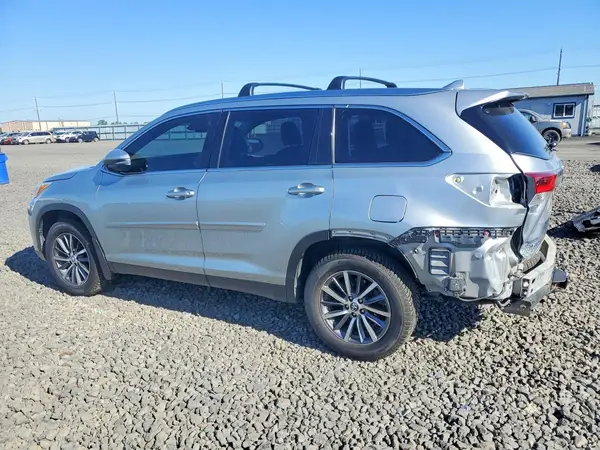 5TDJZRFH6KS941044 2019 TOYOTA HIGHLANDER - Image 2