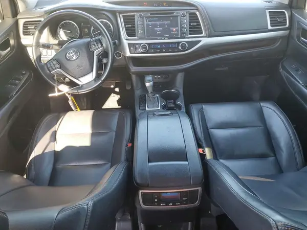 5TDJZRFH6KS941044 2019 TOYOTA HIGHLANDER - Image 8