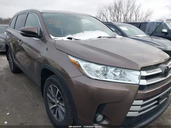 5TDJZRFH6KS945384 2019 TOYOTA HIGHLANDER - Image 1