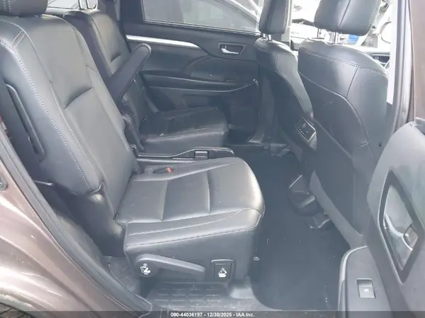 5TDJZRFH6KS945384 2019 TOYOTA HIGHLANDER - Image 8