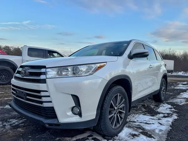 5TDJZRFH6KS949967 2019 TOYOTA HIGHLANDER - Image 2