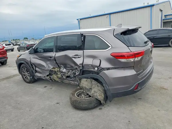 5TDJZRFH6KS950374 2019 TOYOTA HIGHLANDER - Image 2