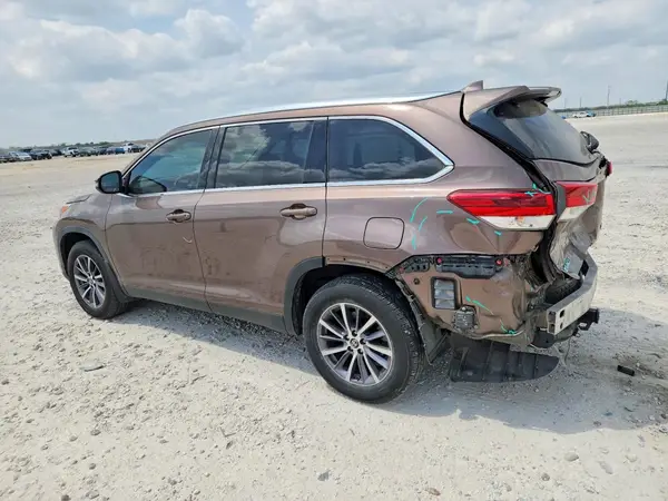 5TDJZRFH6KS951251 2019 TOYOTA HIGHLANDER - Image 2