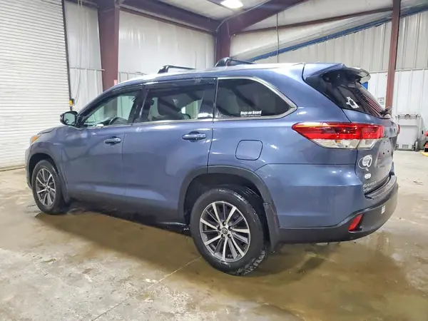 5TDJZRFH6KS954683 2019 TOYOTA HIGHLANDER - Image 2