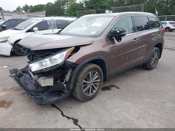 5TDJZRFH6KS966316 2019 TOYOTA HIGHLANDER - Image 2