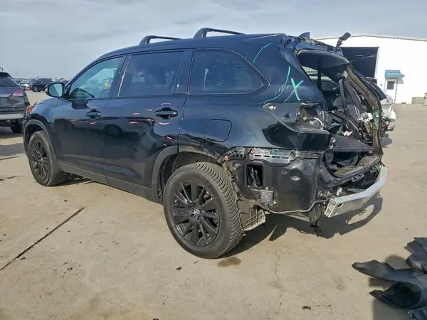 5TDJZRFH6KS979597 2019 TOYOTA HIGHLANDER - Image 2
